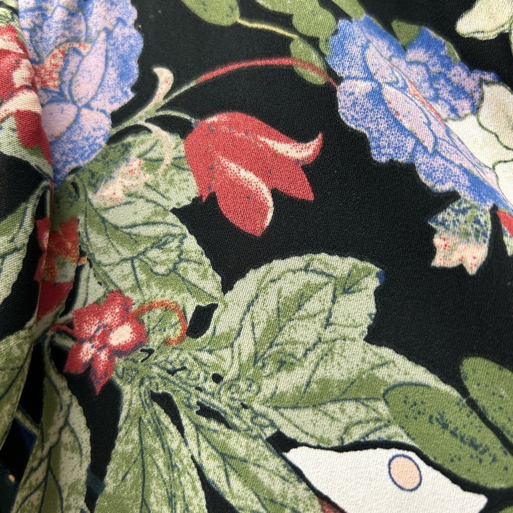 Chico's Women's Multi Blouse Floral with Black Accents/ Size 0 - Picture 3 of 10